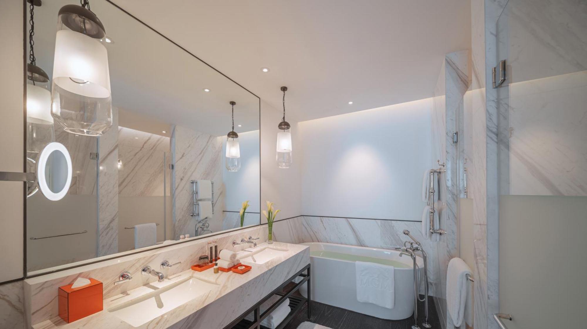 Hotel Mgm West Bund